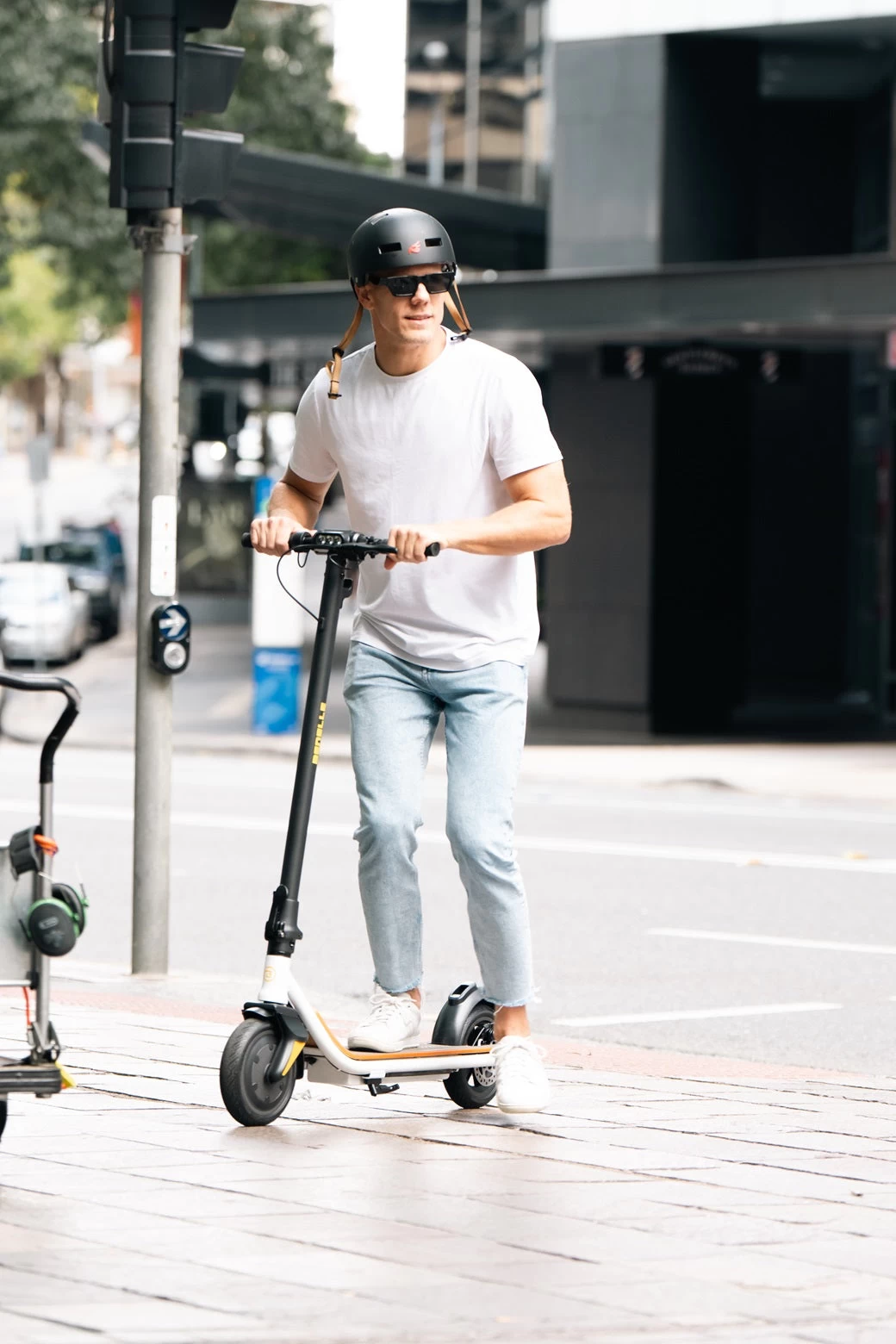 Benelle C20 Electric Scooter - Image 11