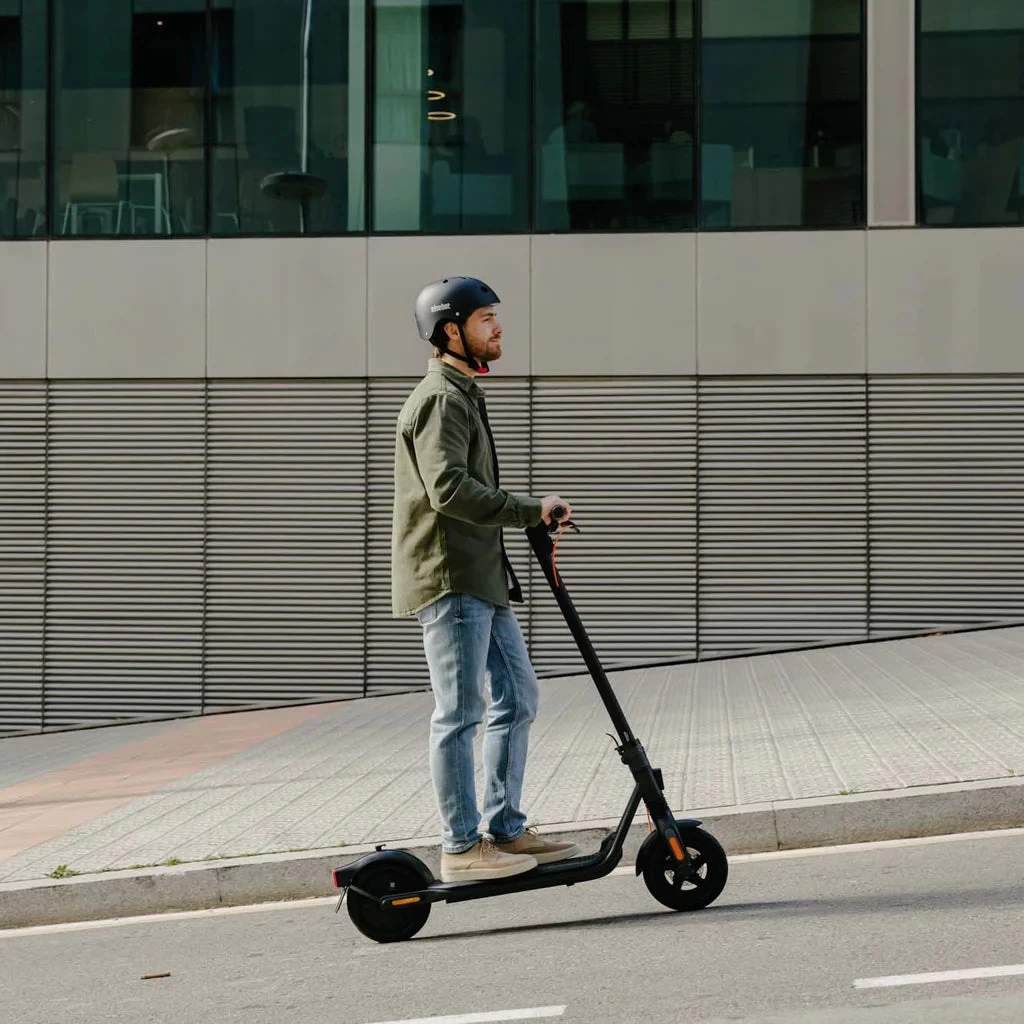 Segway Ninebot F2 Electric Scooter - Image 16