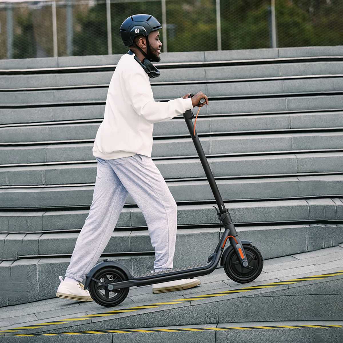 Segway Ninebot F30 Electric Scooter - Image 9
