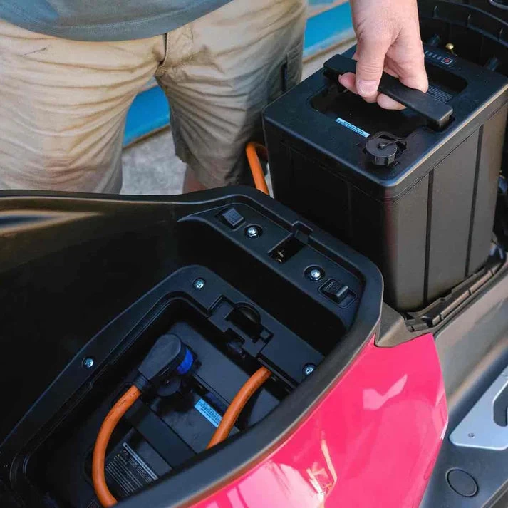 Benzina Zero Sport Electric Moped - Image 11