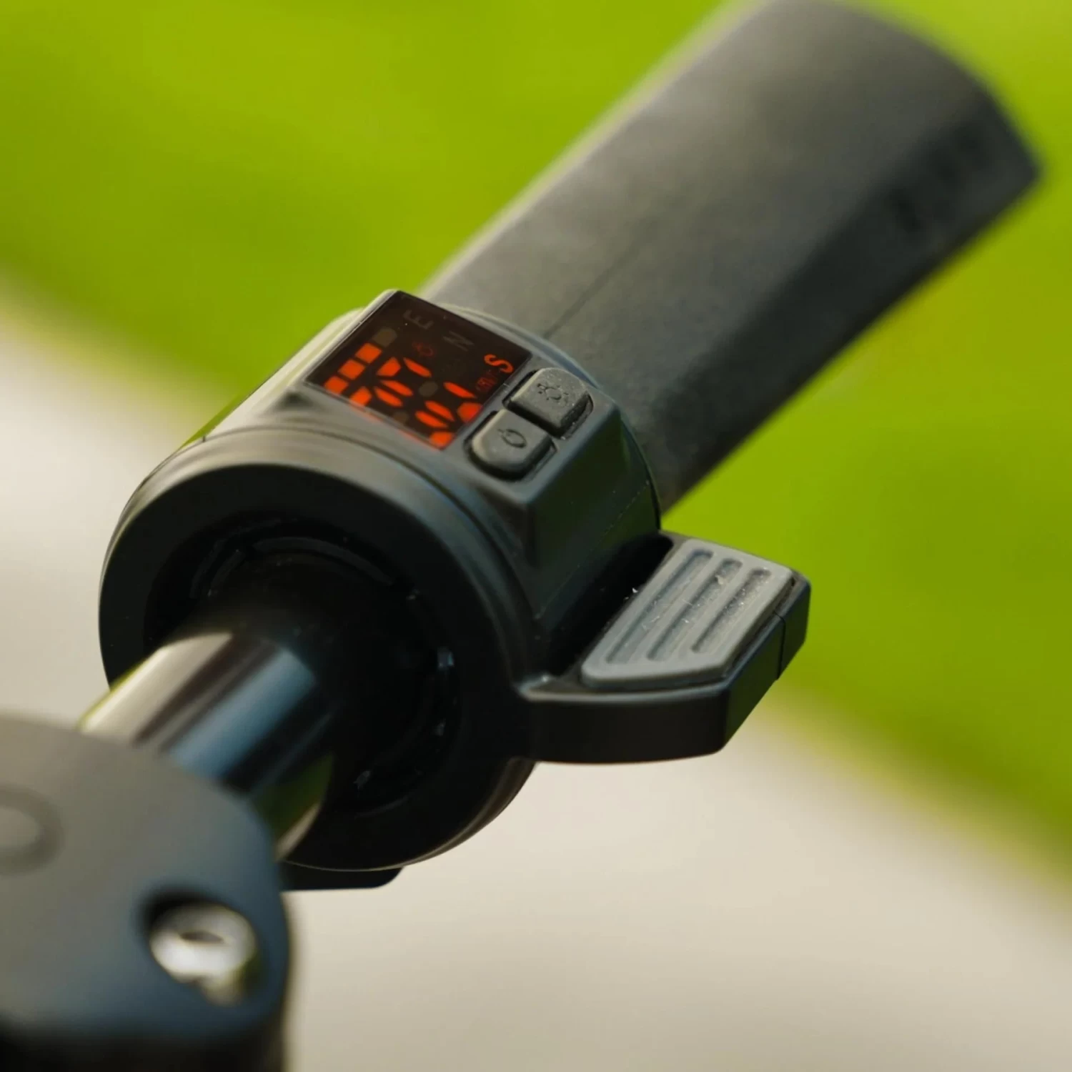 BLVD Forge Electric Scooter - Image 17