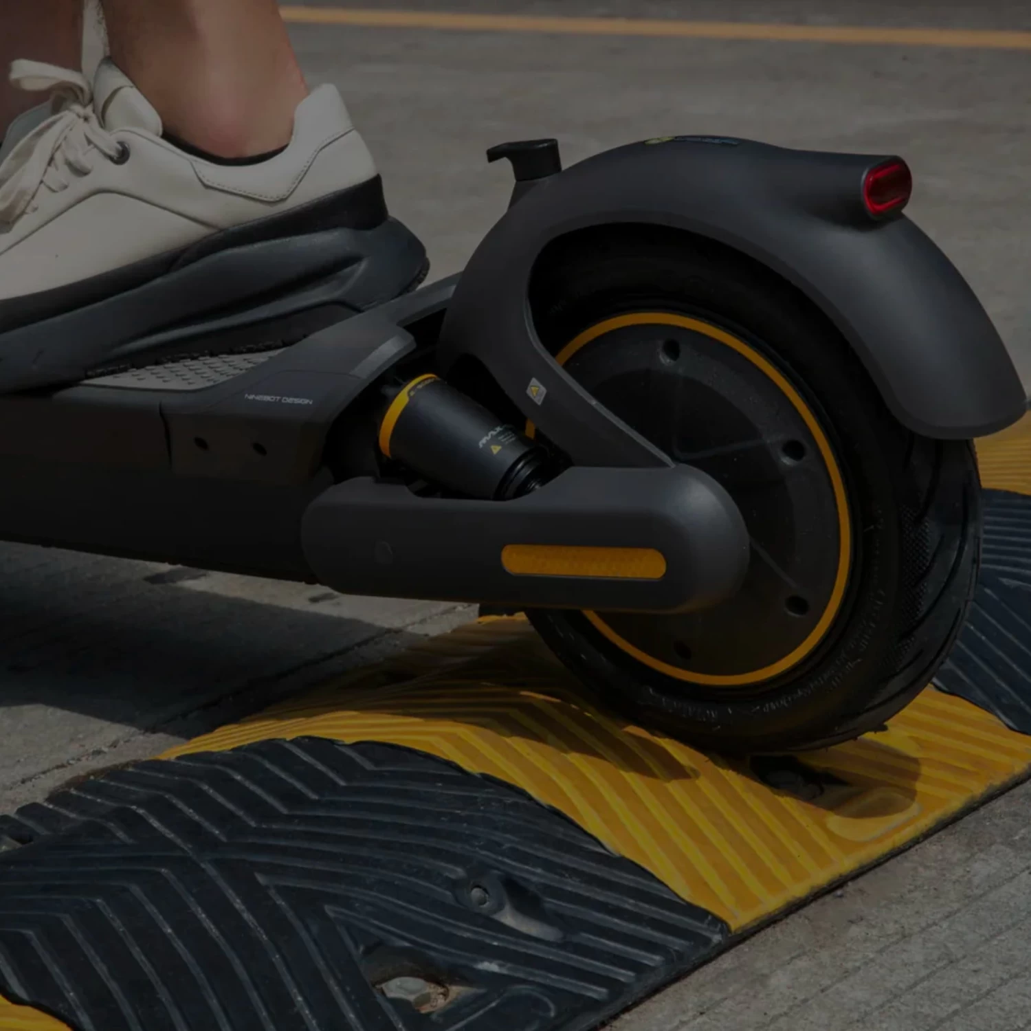 Segway Ninebot MAX G65 Electric Scooter - Image 8