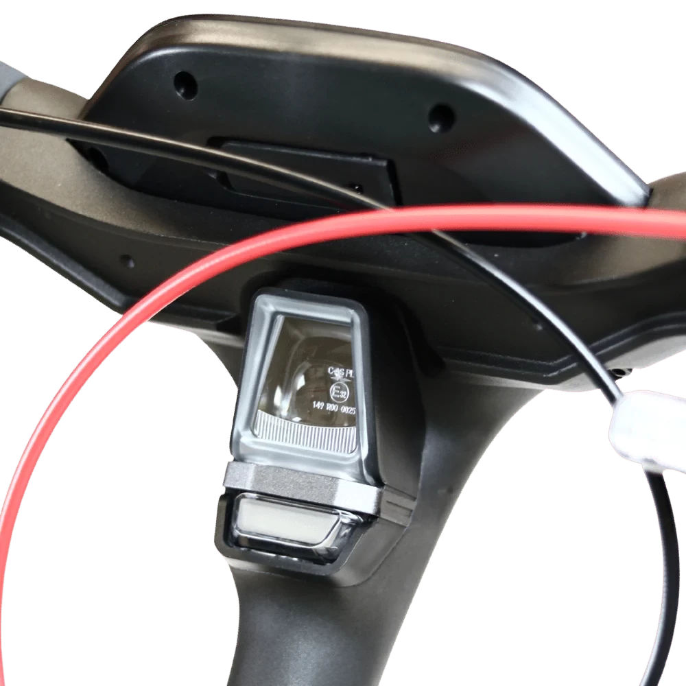 Segway Ninebot P100SE Electric Scooter - Image 13